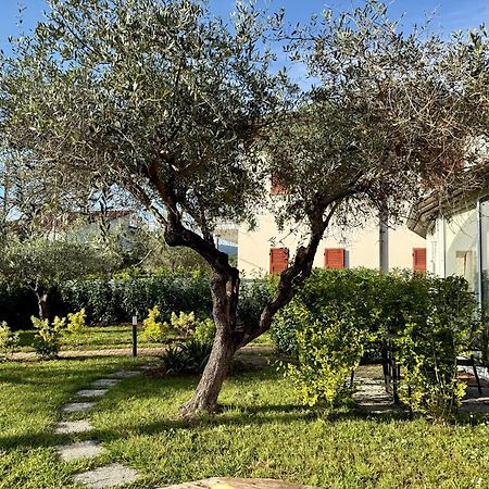 Abitatt Aparthotel Fosdinovo Buitenkant foto