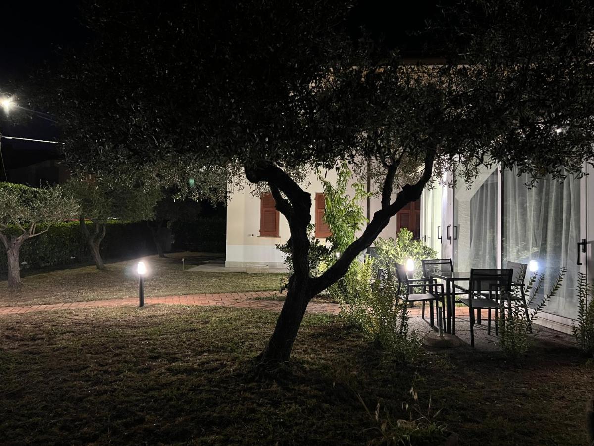 Abitatt Aparthotel Fosdinovo Buitenkant foto
