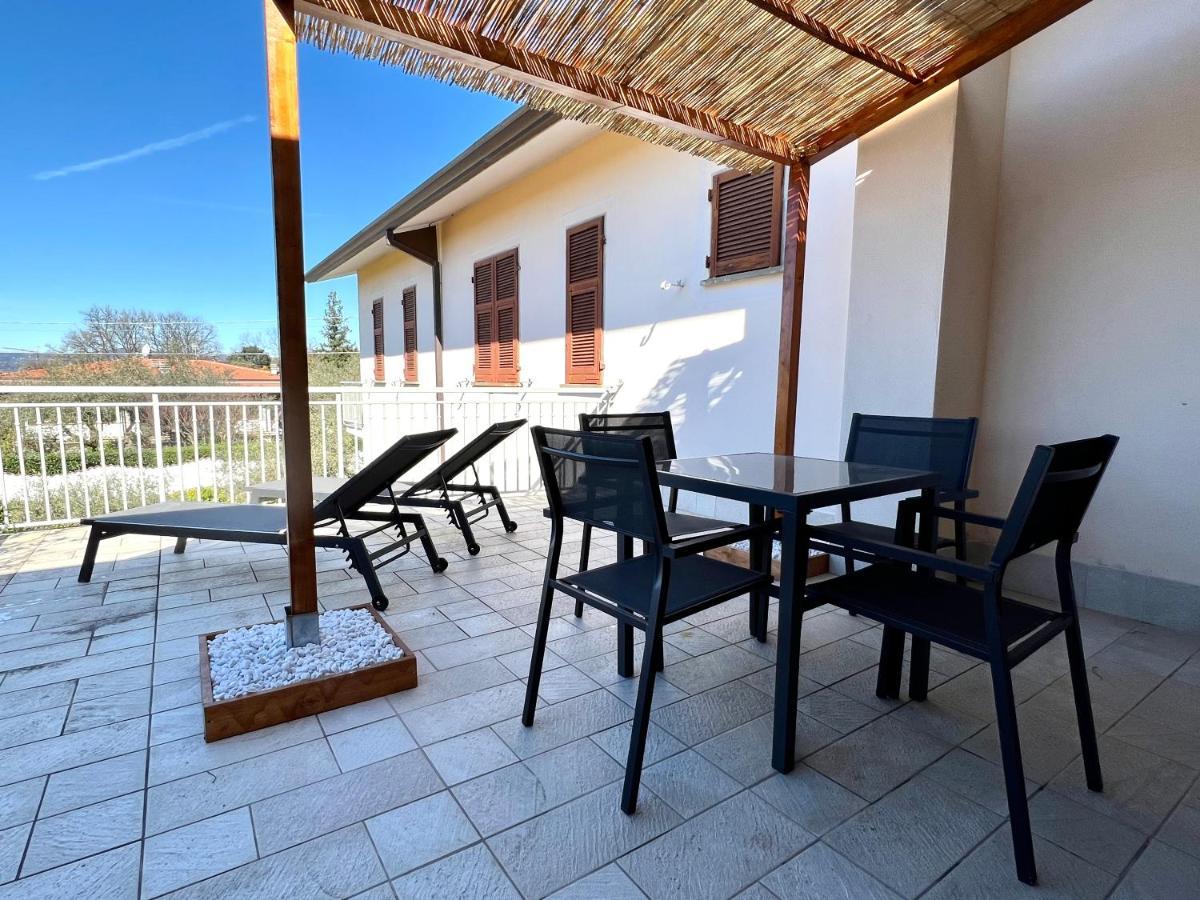 Abitatt Aparthotel Fosdinovo Buitenkant foto