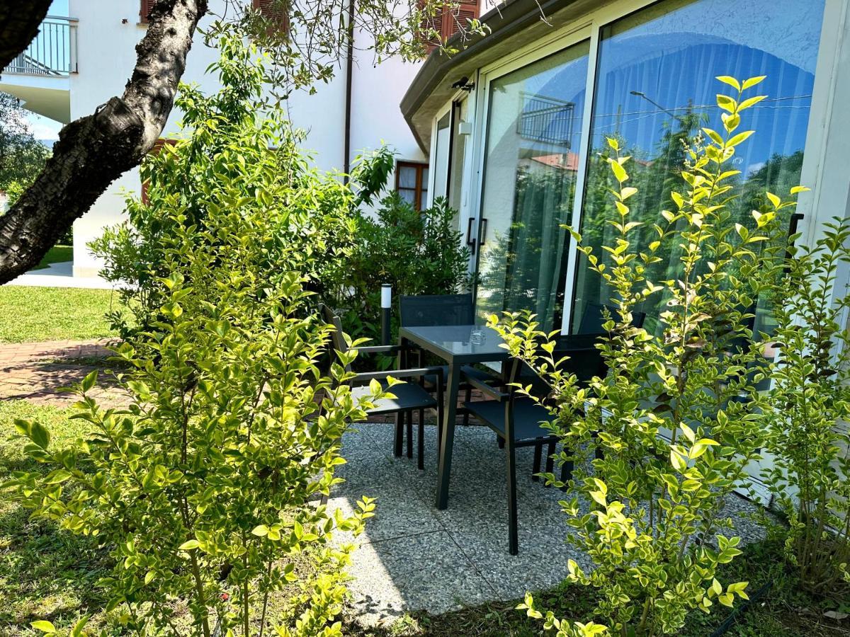 Abitatt Aparthotel Fosdinovo Buitenkant foto