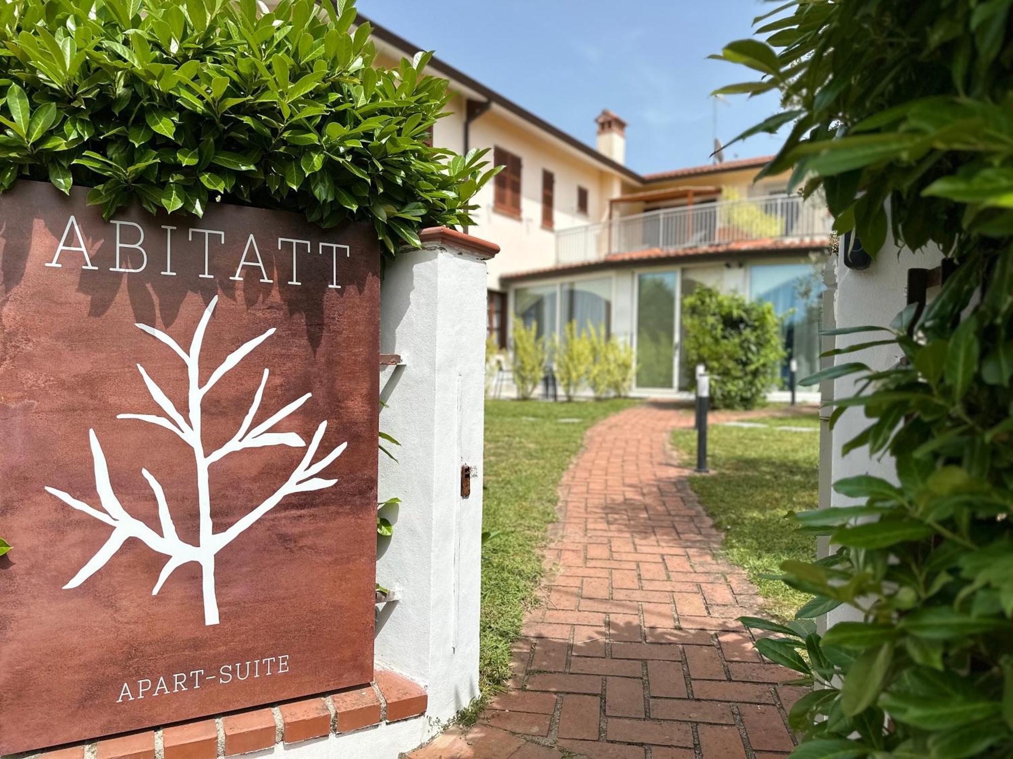 Abitatt Aparthotel Fosdinovo Buitenkant foto
